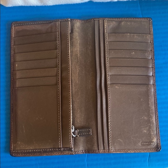 Brown Embossed Leather Wallet and Check Holder - Picture 4 of 12
